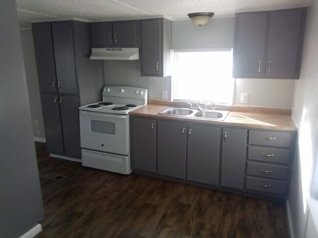 Foto del edificio - 8105 Old Tom Box Rd