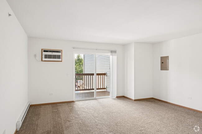 Efficiency - 692SF - Living Room - The Woods of Terra Springs