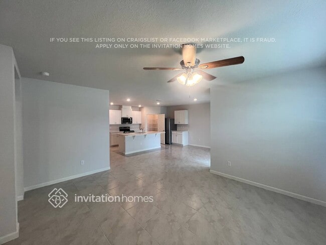 Building Photo - 350 SW Prima Vista Blvd
