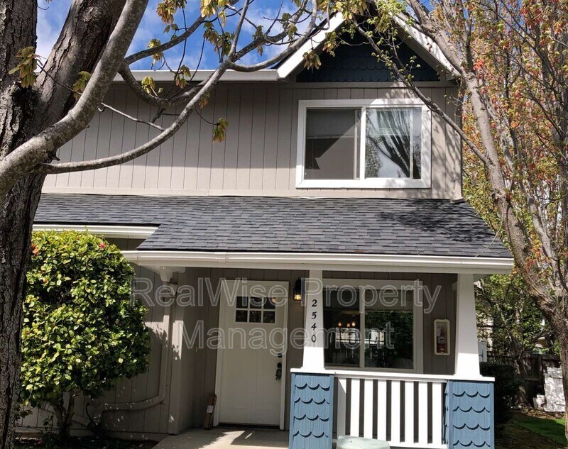 2540 Siskiyou Blvd, Ashland, OR 97520 Condo for Rent in Ashland, OR