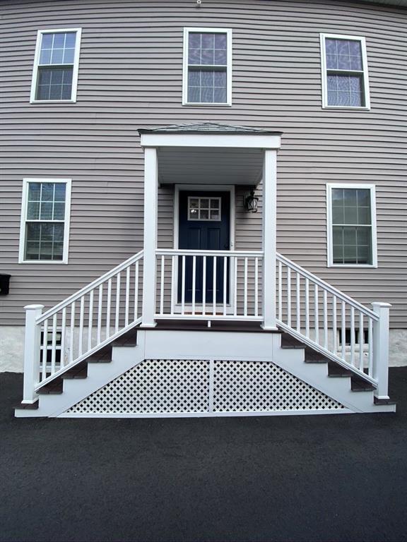 71 Warner St Unit 1, Newport, RI 02840 Room for Rent in Newport, RI