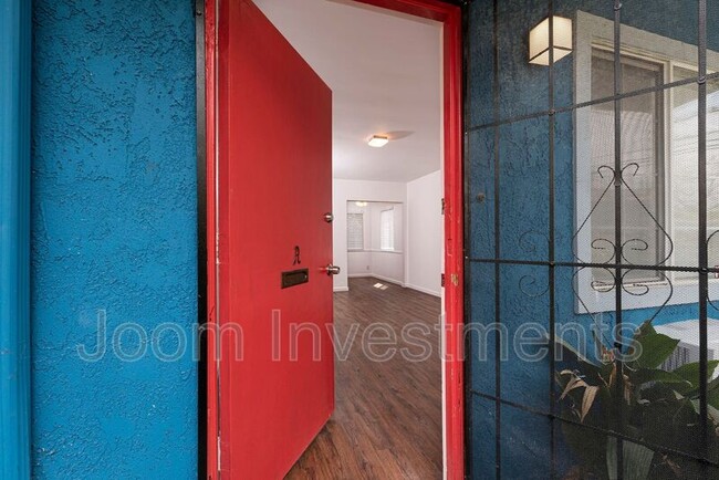 Foto del edificio - 818 Mayflower Ave