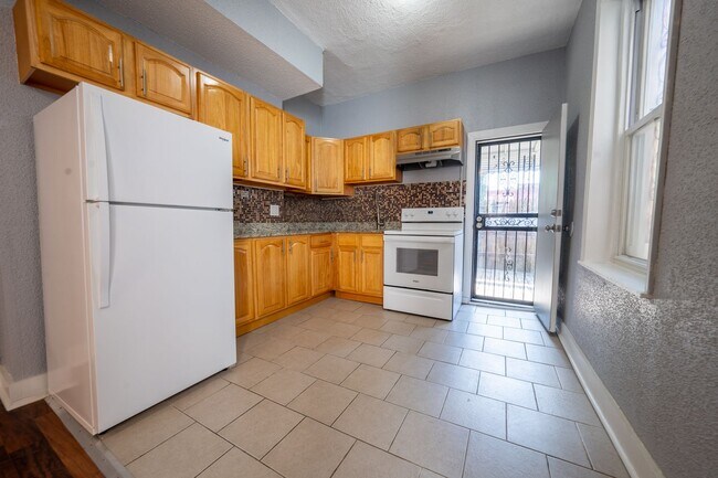 Building Photo - New price now showing!
