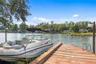 Building Photo - 3203 Poe Dr