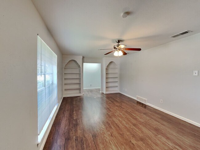 Building Photo - Spacious 3-Bed, 2-Bath Home in Allen, TX with Split Floor Plan, Double Oven & Large Shaded Backyard