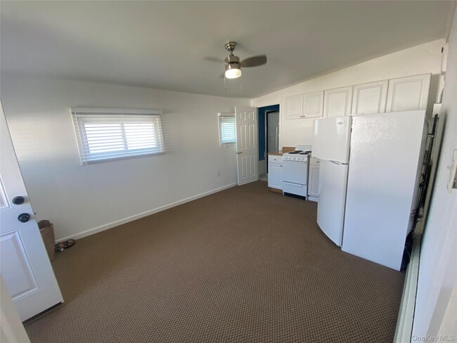 Building Photo - 125 Haven Ln
