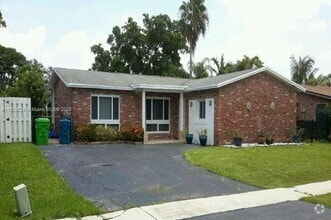 Building Photo - 12381 NW 29th Manor