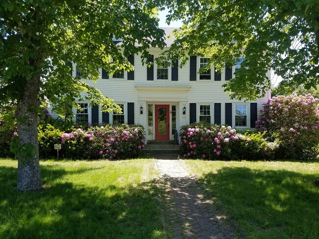 Building Photo - 53 Falls Bridge Rd