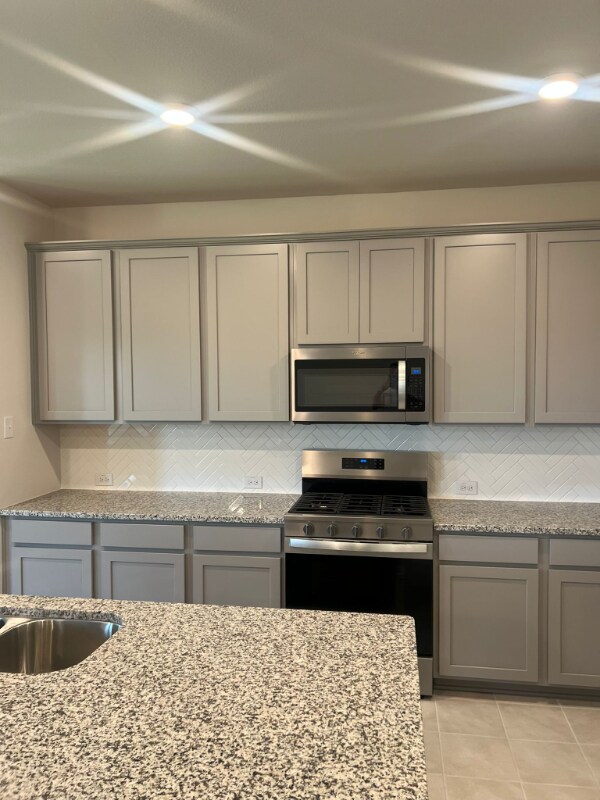 Foto principal - 820 Jacquelyn Dr
