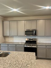 Building Photo - 820 Jacquelyn Dr