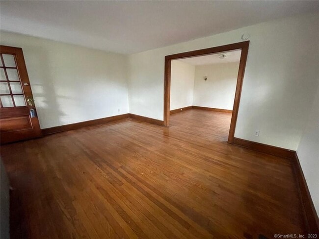Building Photo - 36 Oakwood Ave