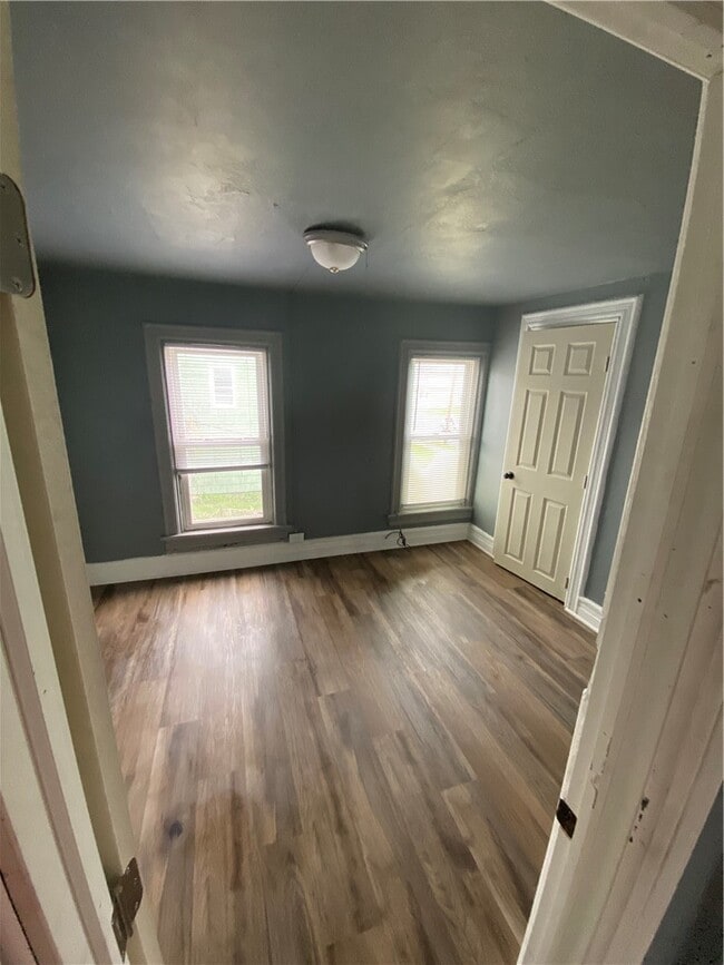 Foto del edificio - 752 S Main St