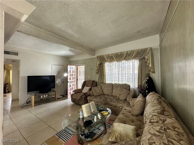 Foto del edificio - 2300 Pardee Pl