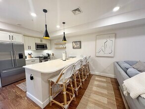 Building Photo - 276 Sumner St