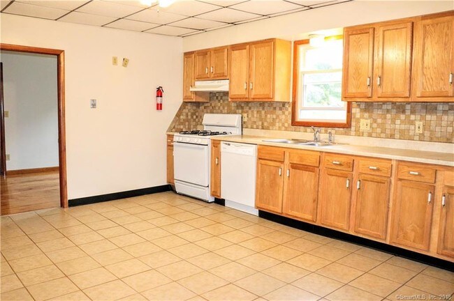 Building Photo - 15 Southview St