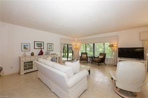 Foto del edificio - 6820 Pelican Bay Blvd