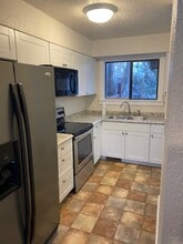 Building Photo - 145 Bohl Ave