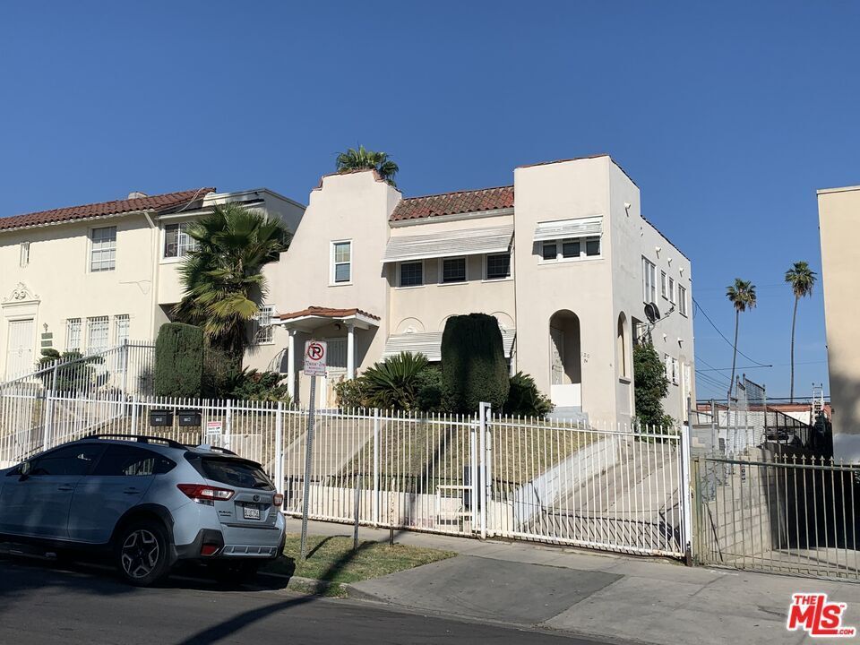 Primary Photo - 120 N Berendo St