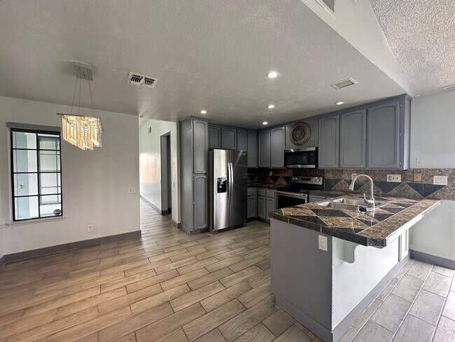 Foto del edificio - Four Bedroom