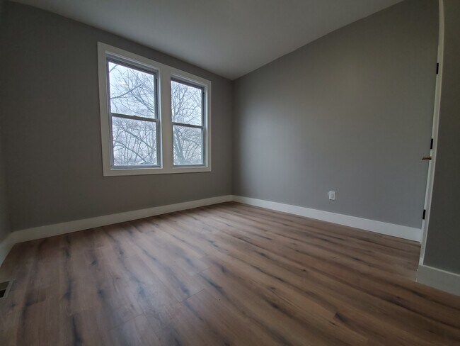Building Photo - 273 Liberty Ave