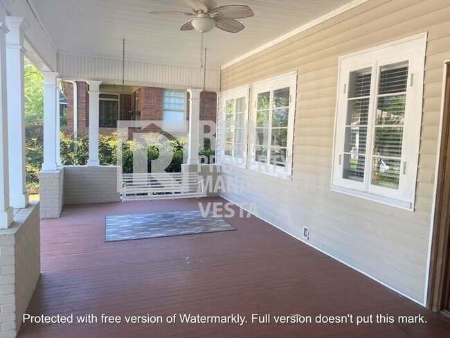 Building Photo - Great Location in Historic Vineville