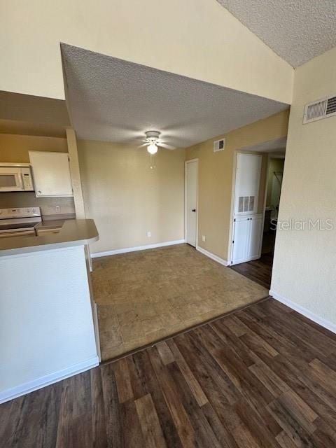 Building Photo - 4301 Lizshire Ln