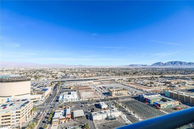 Building Photo - 150 S Las Vegas Blvd