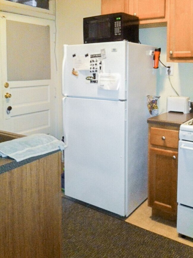 Foto del edificio - 2208 W Foster Ave