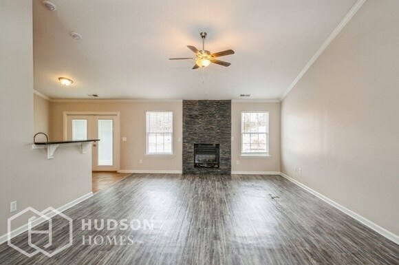 Foto del edificio - NOW AVAILABLE! - 1012 Southwind Trail Dr, ...