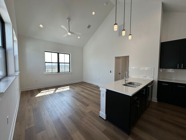 Foto del edificio - Utilities are Included! Newer Built, One Bedroom Unit for Rent in Muller District, Central Austin!
