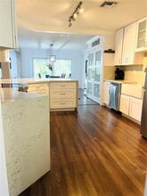 Building Photo - 9875 Fairway Cove Ln