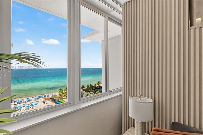 Foto del edificio - 19201 Collins Ave