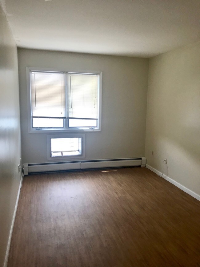 42 Dean Pl Unit A108 Bridgeport Ct 06610 Apartment For Rent In Building Photo 42 Dean Pl