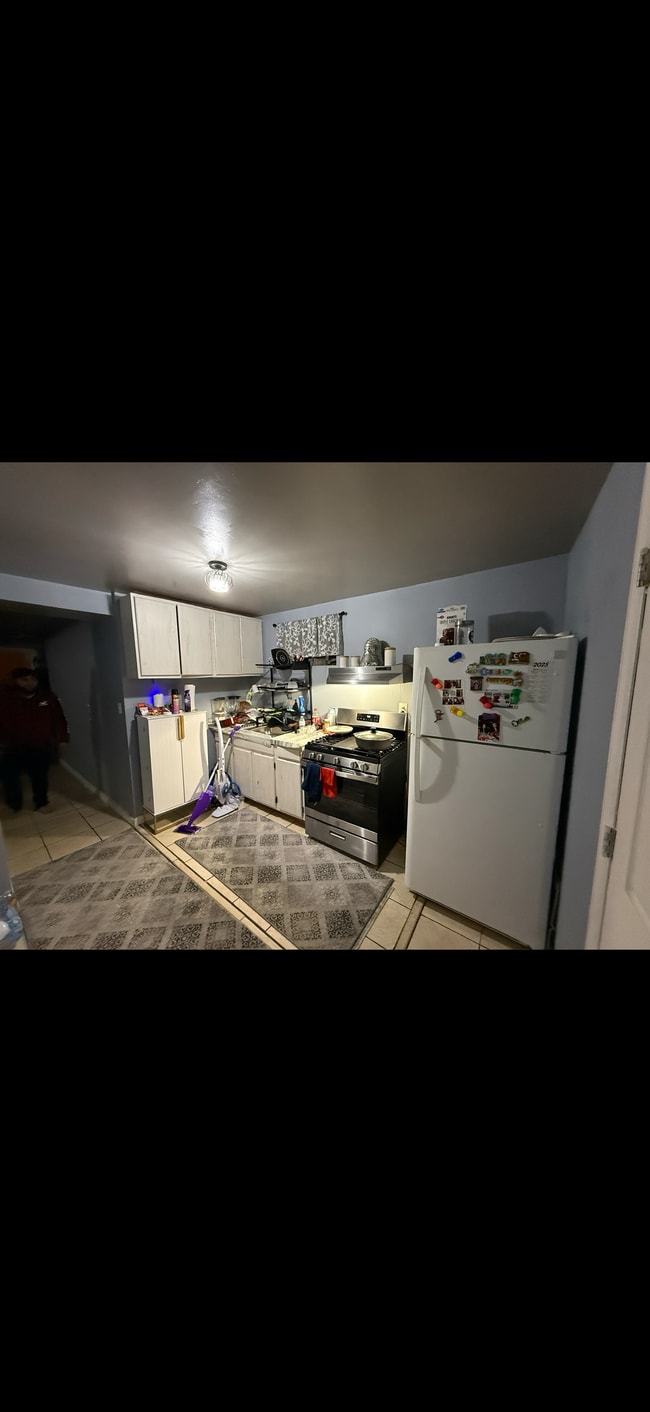 Kitchen - 13427 135th Ave