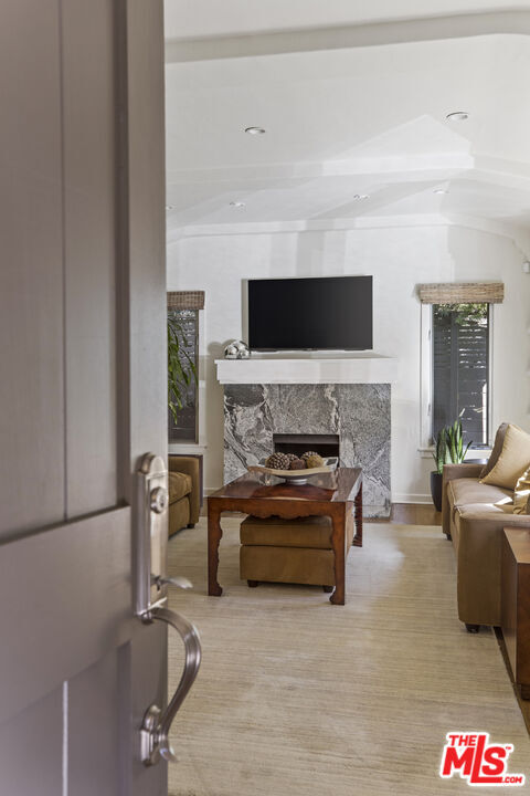 Foto del edificio - 735 Westmount Dr