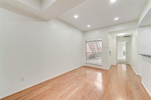 Foto del edificio - 12660 Hillcrest Rd