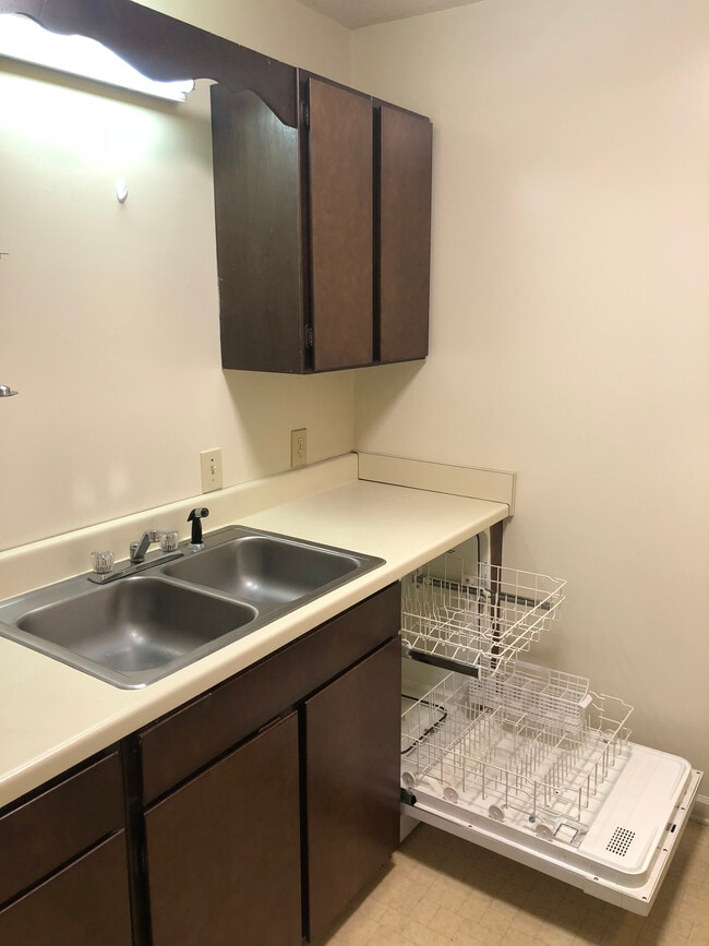 Building Photo - 703 S Chapman St