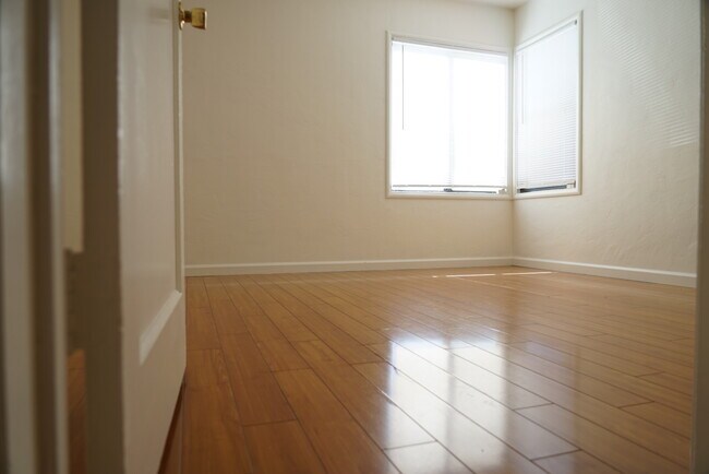 Foto del edificio - 15046 Norton St