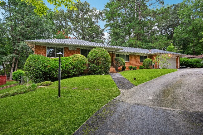 Foto del edificio - 703 Waterford Rd NW