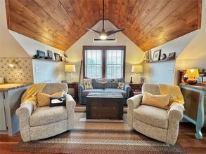 Building Photo - 316 Succotash Rd