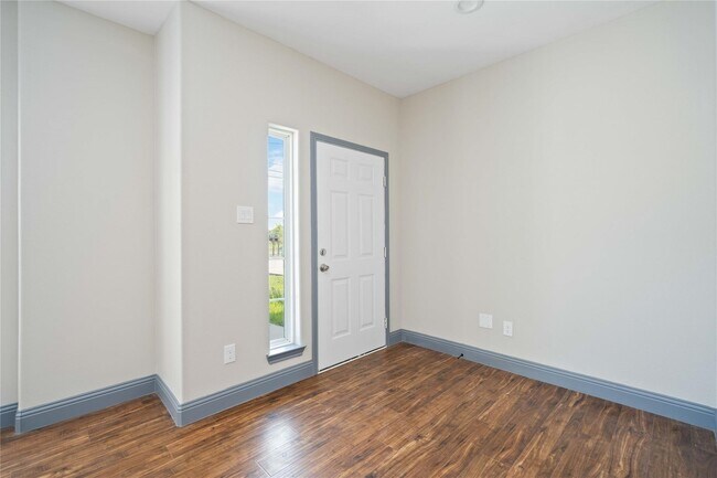 Foto del edificio - 4506 Mayflower St