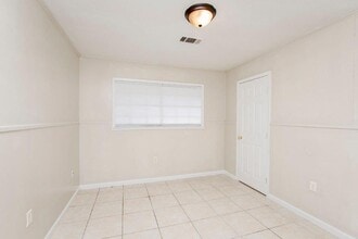 Building Photo - 13601 Goodwood Blvd