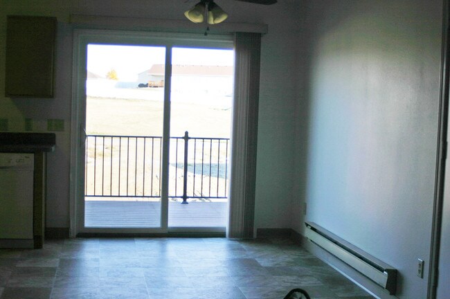 Foto del edificio - 631 Oakmont Rd