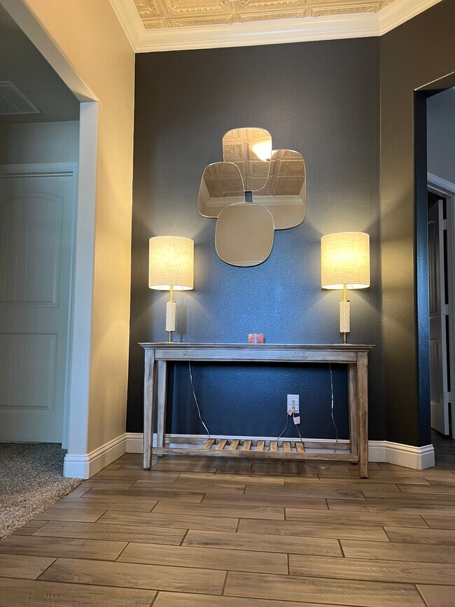 Foto del edificio - 10301 Valencia Ave