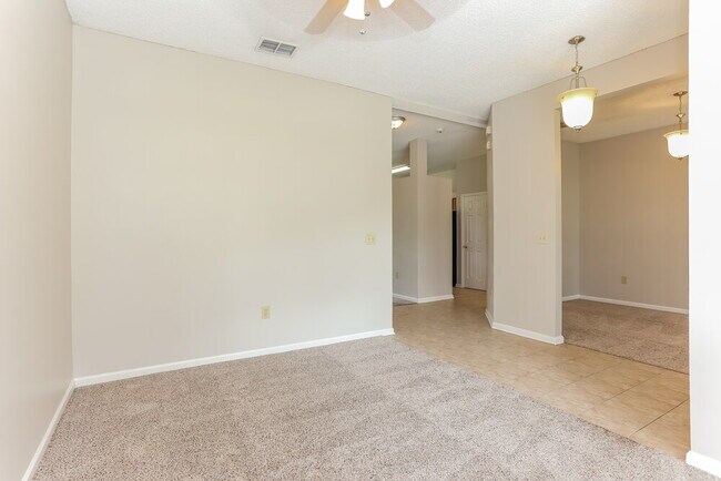 Building Photo - 925 Plumbridge Ct