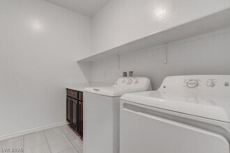 Building Photo - 7106 Calvert Cliffs St