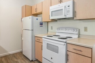 Building Photo - Limestone Creek Apartment Homes