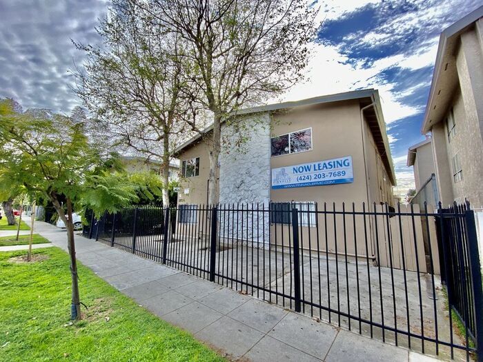 Primary Photo - 1579 Chestnut Ave