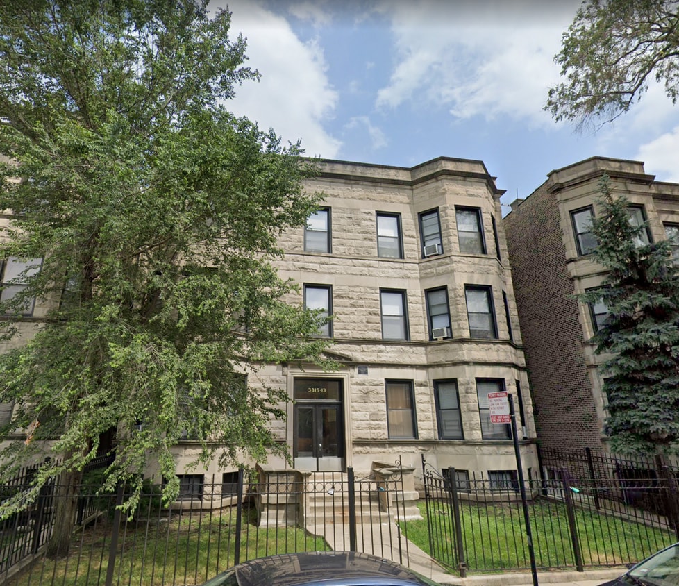 Primary Photo - Very Spacious 2 BR/1 BA in Wrigleyville