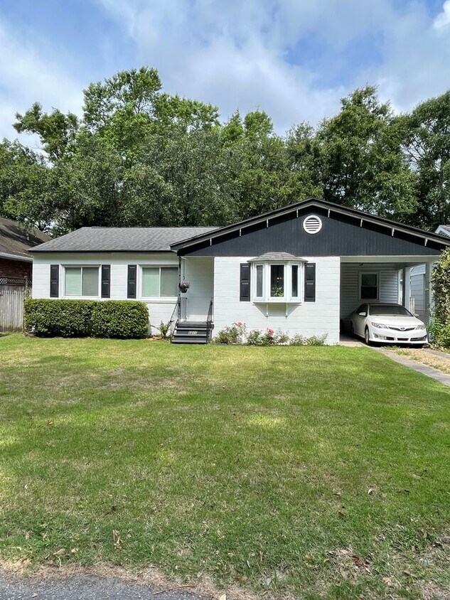 West Ashley Home in Pinecrest Gardens! - West Ashley Home in Pinecrest Gardens!